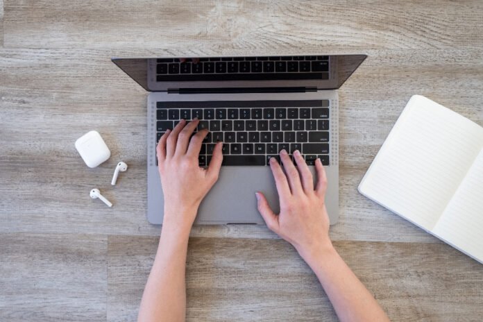 person-typing Best AI for Writing: a builder’s decision table